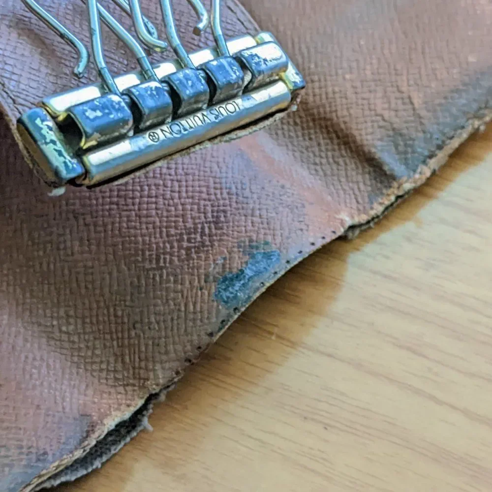 Louis Vuitton Monogram Key Holder/Wallet #1170💥PRICE DROP💥